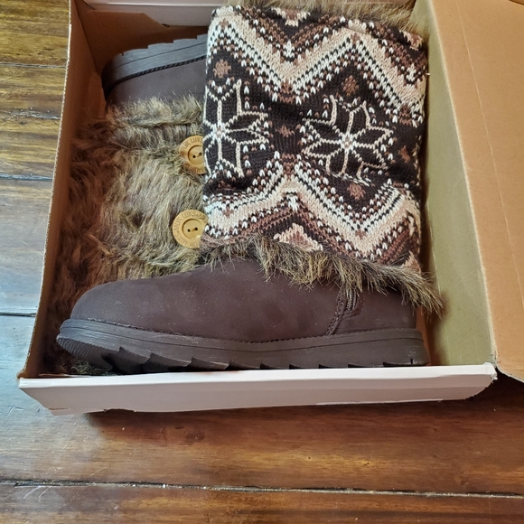 Muk Luks Andrea reversible sweater boots size 7 - Picture 3 of 9
